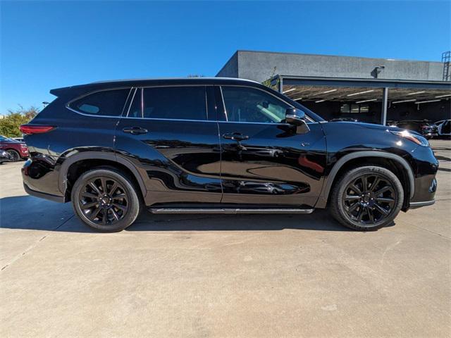 used 2022 Toyota Highlander car, priced at $31,992