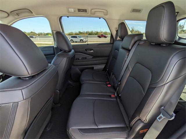 new 2025 Nissan Pathfinder car, priced at $40,436