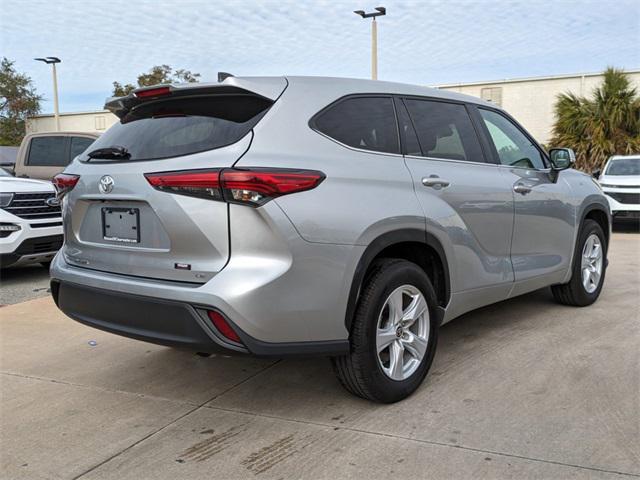 used 2023 Toyota Highlander car, priced at $31,592