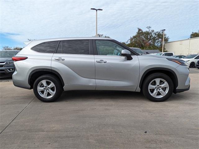 used 2023 Toyota Highlander car, priced at $31,592