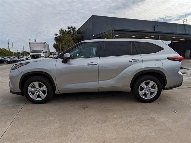 used 2023 Toyota Highlander car, priced at $31,592