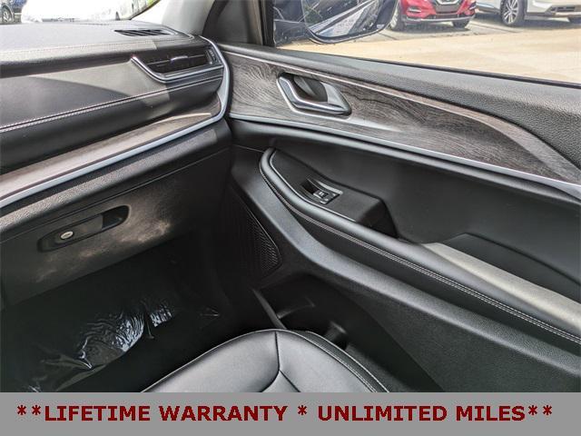used 2024 Jeep Grand Cherokee car, priced at $36,992