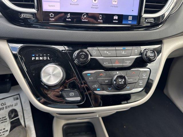 used 2024 Chrysler Pacifica car, priced at $33,952