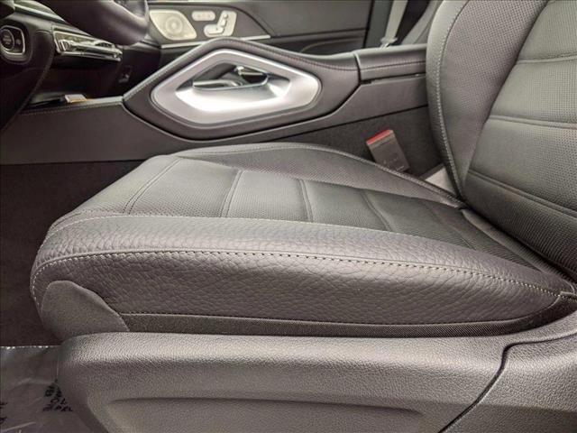 new 2025 Mercedes-Benz GLS 580 car, priced at $124,455