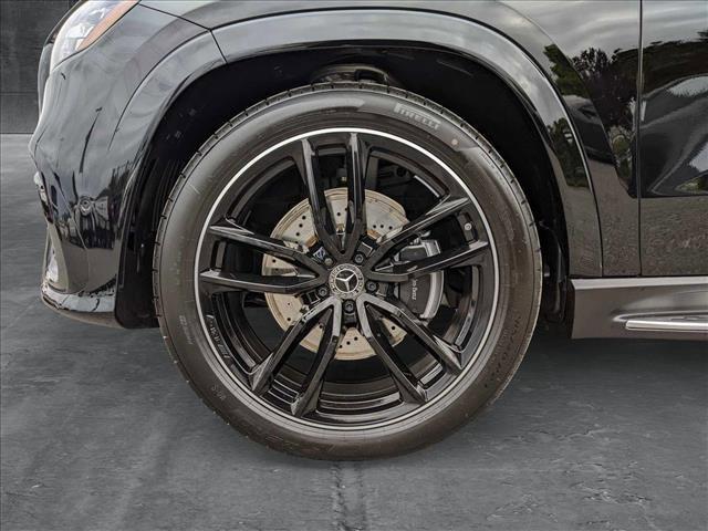 new 2025 Mercedes-Benz GLS 580 car, priced at $124,455