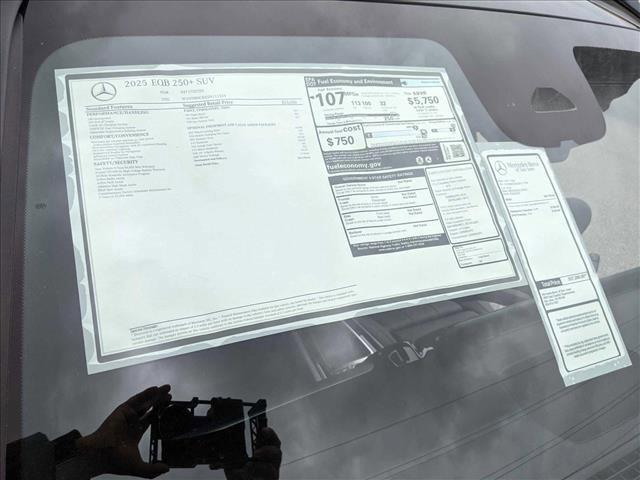 new 2025 Mercedes-Benz EQB 250 car, priced at $55,790