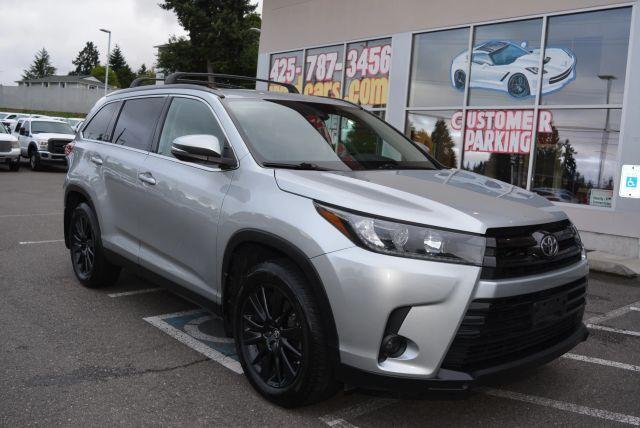 used 2019 Toyota Highlander car, priced at $27,999