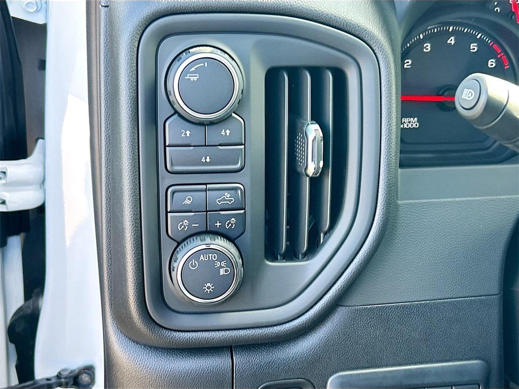 new 2025 Chevrolet Silverado 3500 car, priced at $56,300
