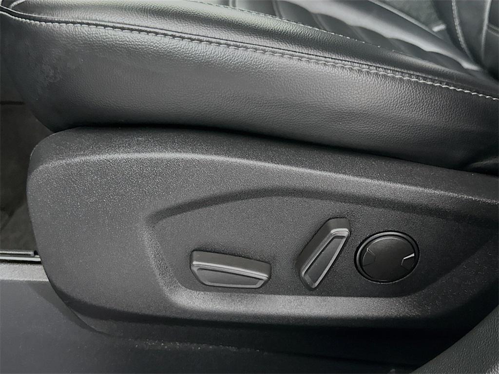 used 2024 Ford Edge car, priced at $24,400