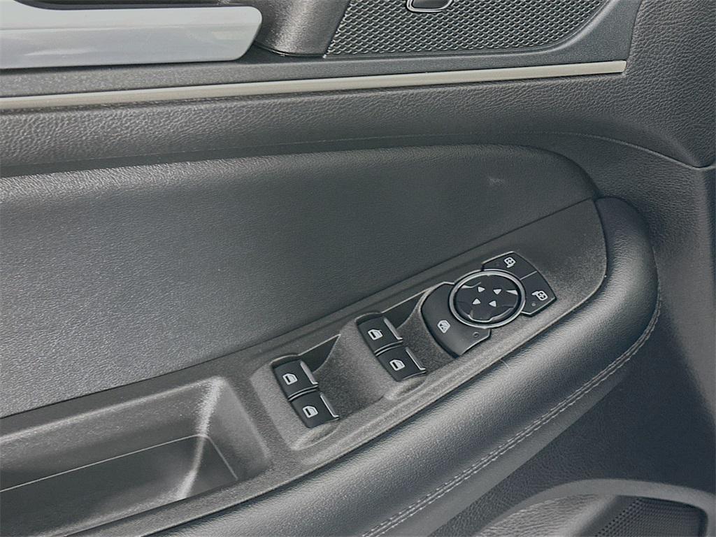 used 2024 Ford Edge car, priced at $24,400