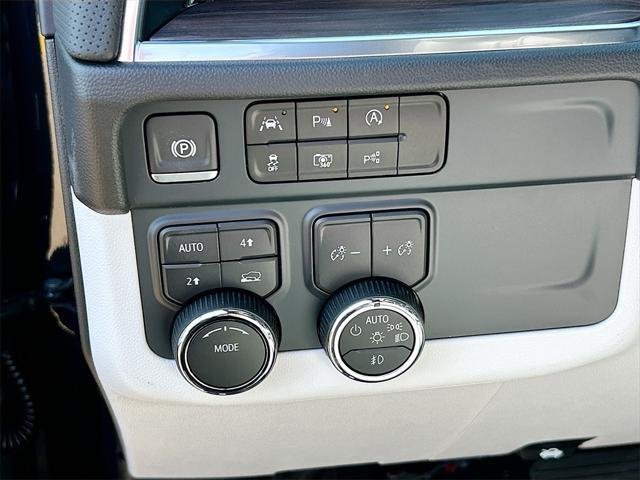 new 2025 Chevrolet Suburban car, priced at $78,800