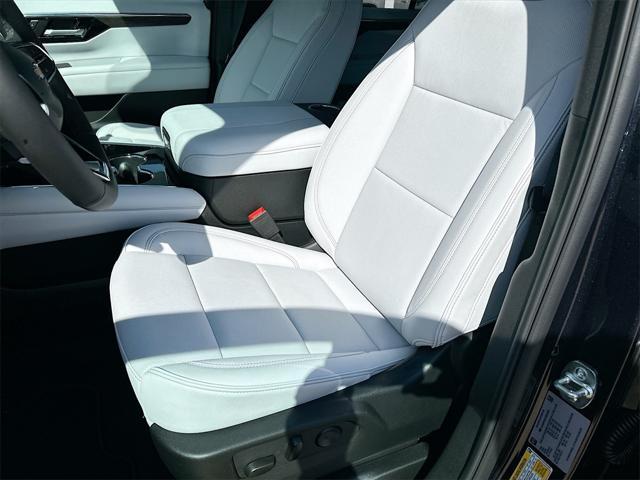 new 2025 Chevrolet Suburban car, priced at $78,800