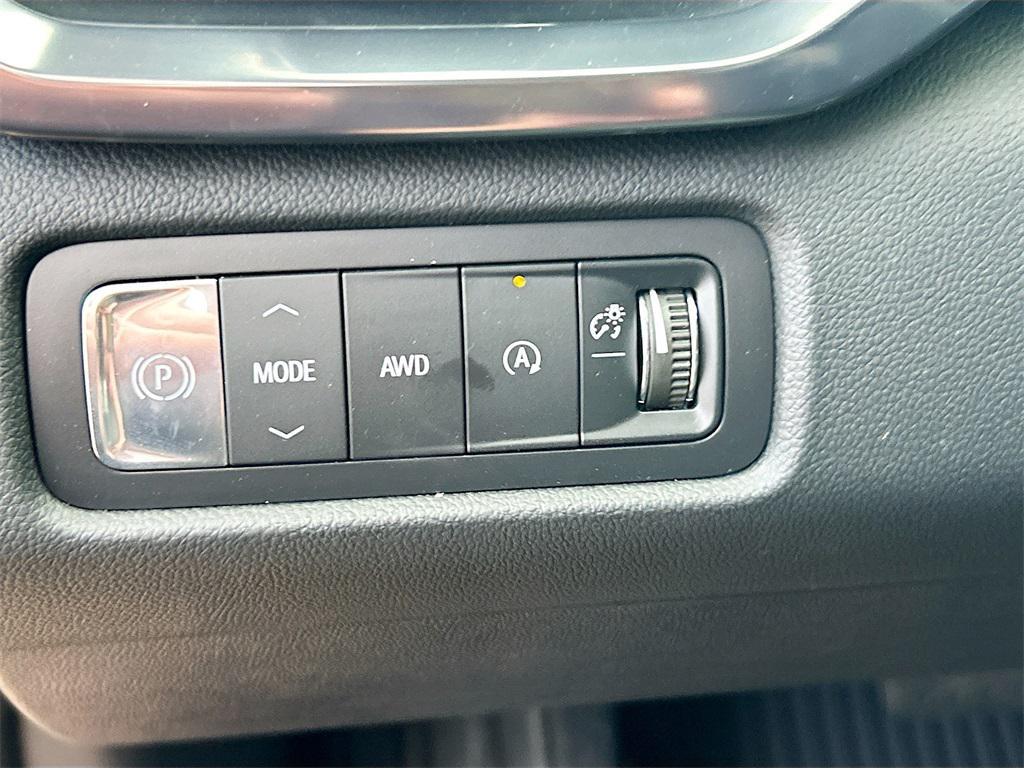 new 2025 GMC Acadia car, priced at $51,400