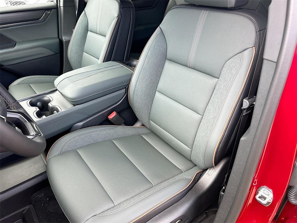 new 2025 GMC Acadia car, priced at $51,400