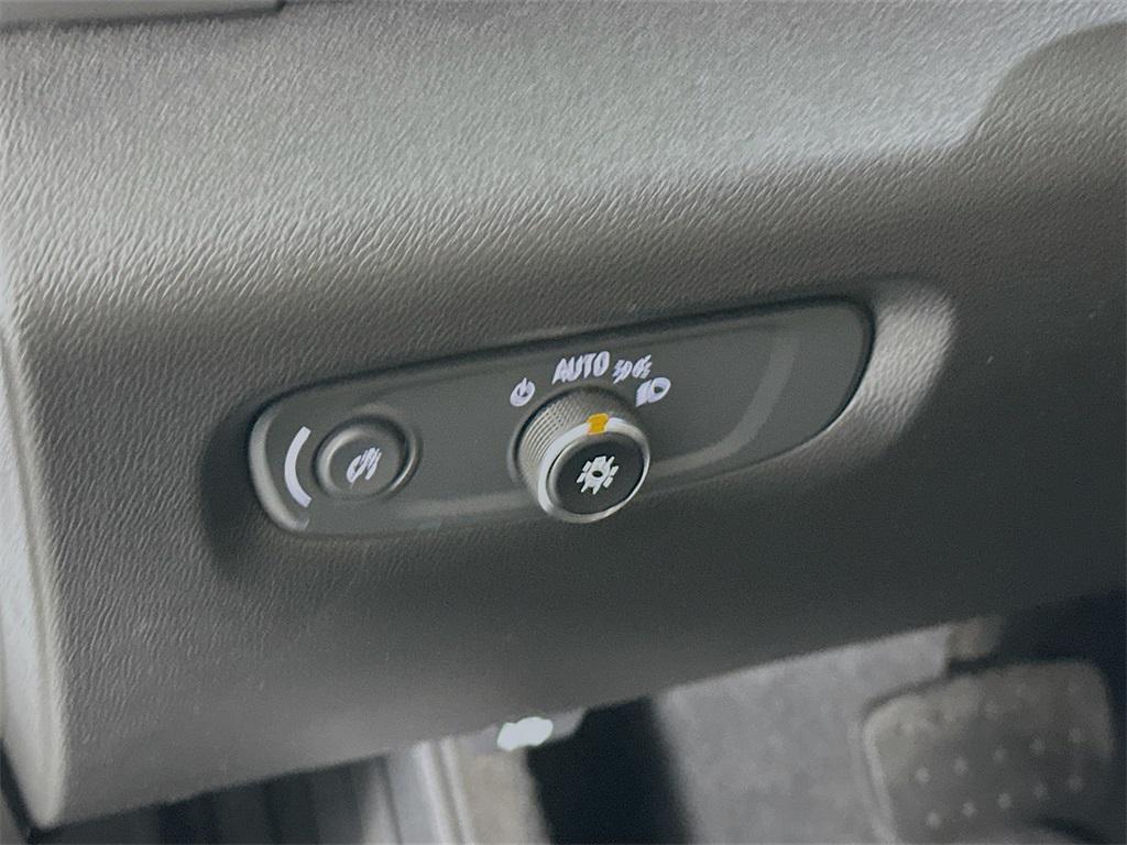 used 2023 Chevrolet Traverse car, priced at $25,400