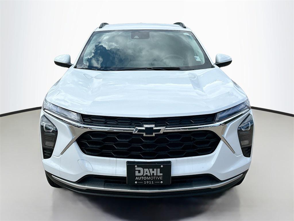 new 2025 Chevrolet Trax car, priced at $24,750