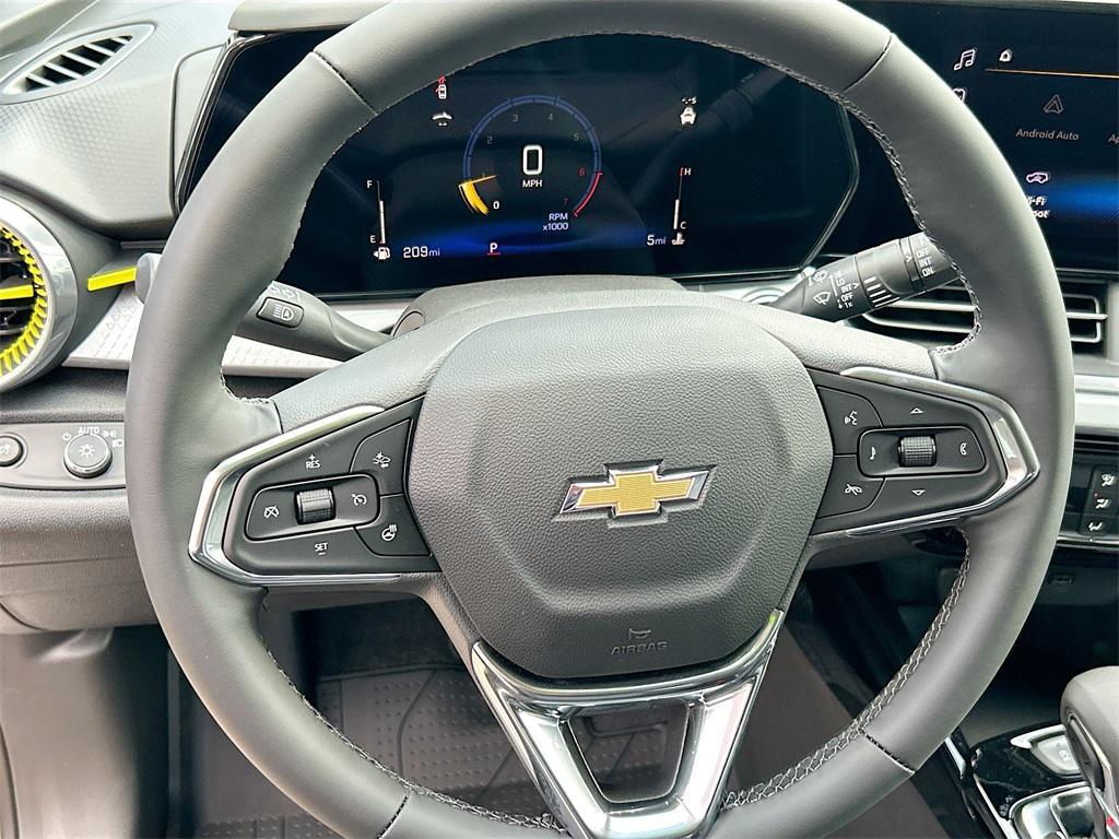 new 2025 Chevrolet Trax car, priced at $24,750