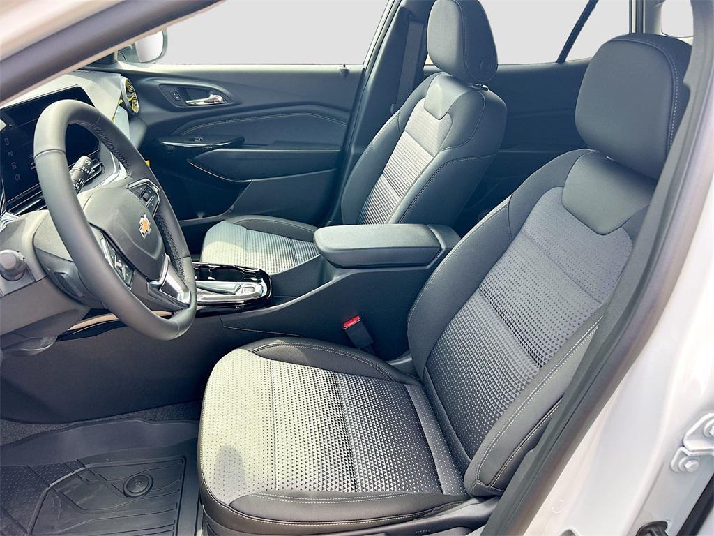 new 2025 Chevrolet Trax car, priced at $24,750