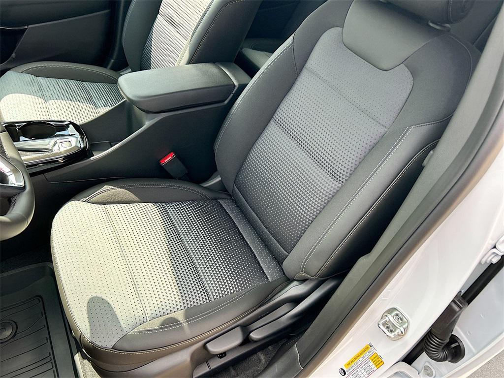 new 2025 Chevrolet Trax car, priced at $24,750
