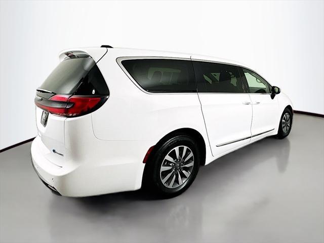 used 2023 Chrysler Pacifica Hybrid car, priced at $29,800