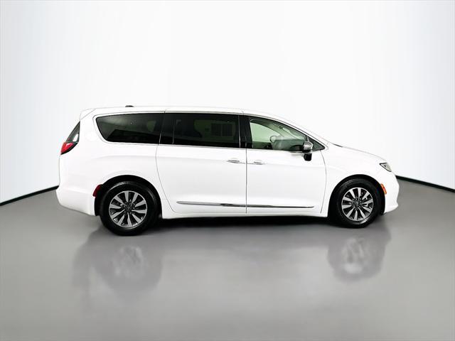 used 2023 Chrysler Pacifica Hybrid car, priced at $29,800