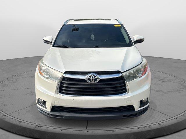 used 2016 Toyota Highlander car, priced at $18,737