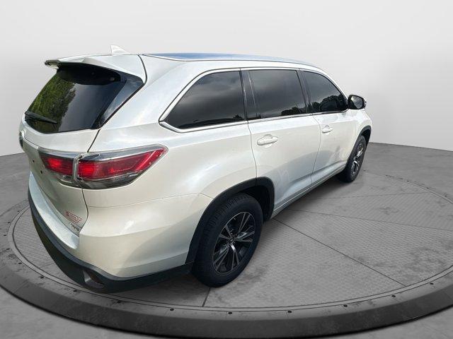 used 2016 Toyota Highlander car, priced at $18,737