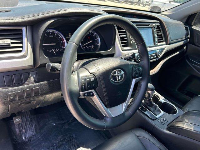 used 2016 Toyota Highlander car, priced at $18,737