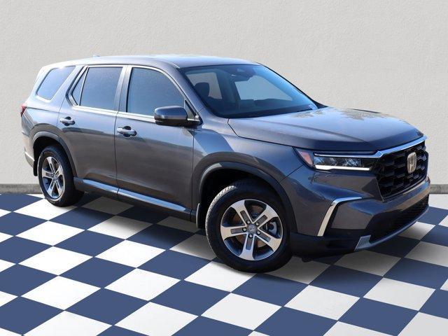 new 2025 Honda Pilot car, priced at $43,950