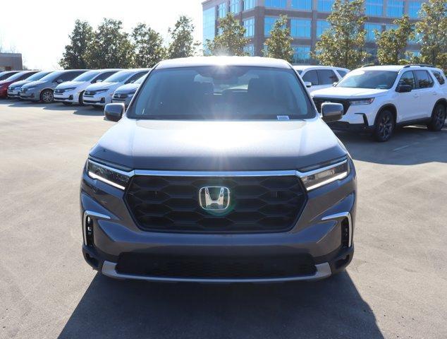 new 2025 Honda Pilot car, priced at $43,950