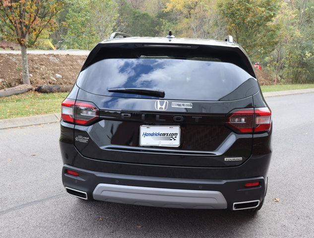 new 2025 Honda Pilot car, priced at $47,895