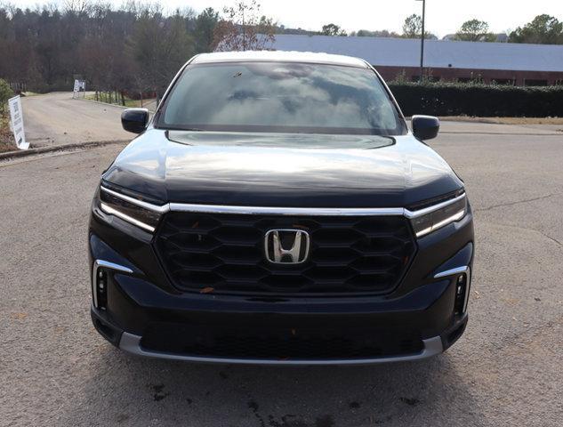 new 2025 Honda Pilot car, priced at $43,895