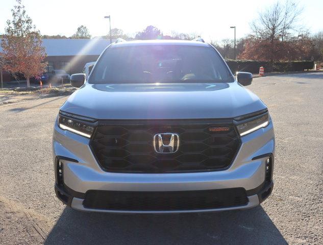 new 2025 Honda Pilot car, priced at $49,795