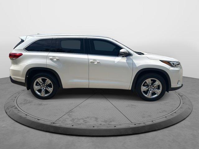 used 2018 Toyota Highlander car, priced at $27,991