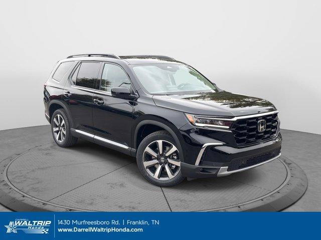 new 2025 Honda Pilot car, priced at $45,343
