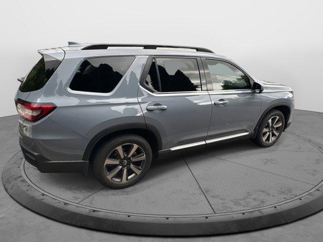 used 2025 Honda Pilot car, priced at $48,158
