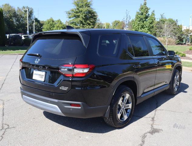 new 2025 Honda Pilot car, priced at $44,625