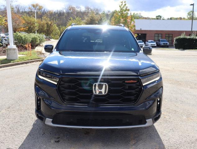 new 2025 Honda Pilot car, priced at $49,795