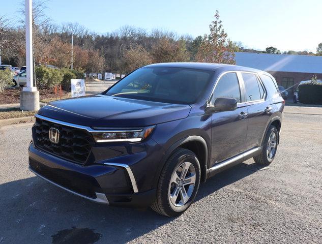 new 2025 Honda Pilot car, priced at $45,995