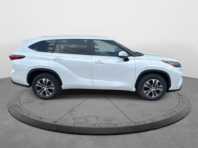 used 2023 Toyota Highlander car, priced at $39,908