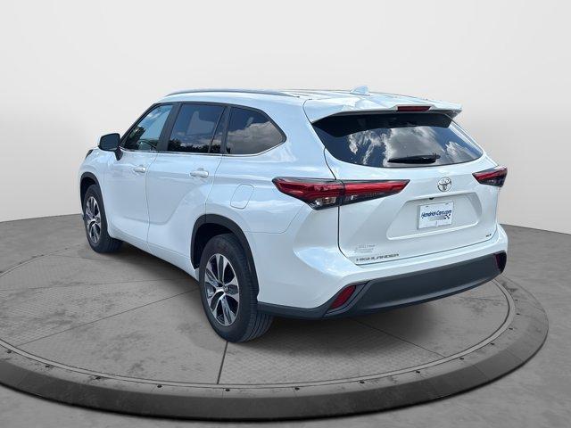 used 2023 Toyota Highlander car, priced at $39,908