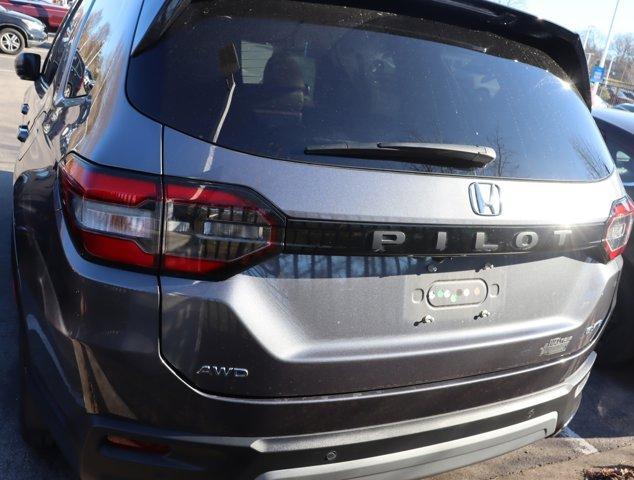 used 2023 Honda Pilot car, priced at $45,976