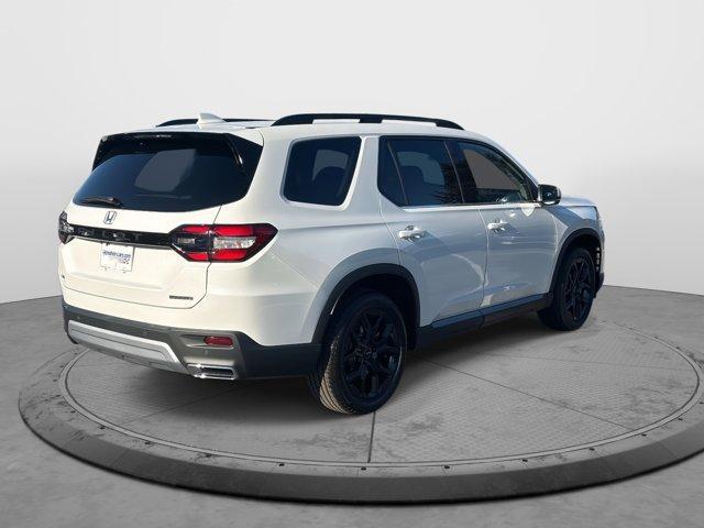 new 2025 Honda Pilot car, priced at $49,171