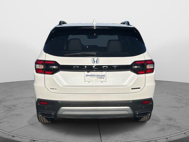 new 2025 Honda Pilot car, priced at $49,171