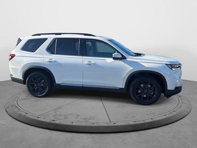 new 2025 Honda Pilot car, priced at $49,171