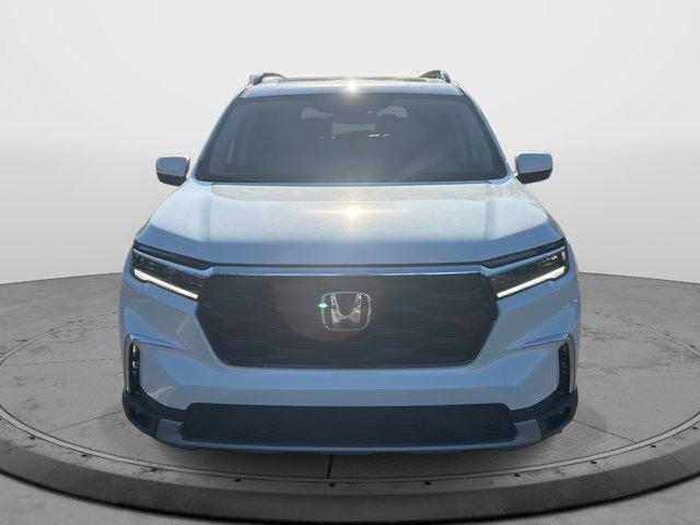 new 2025 Honda Pilot car, priced at $49,171