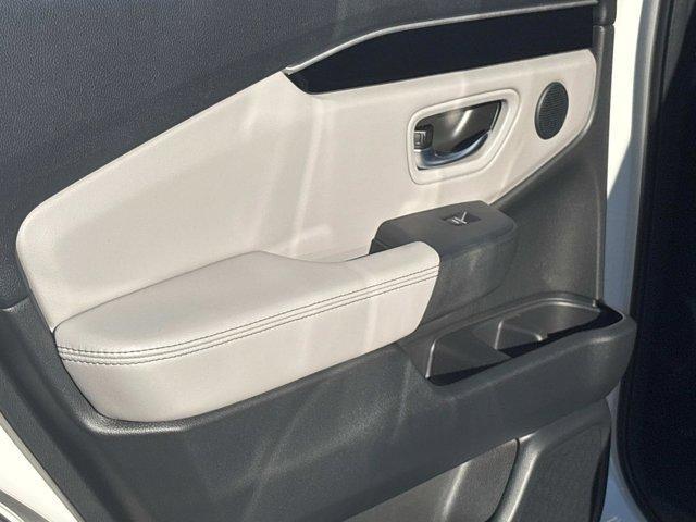 new 2025 Honda Pilot car, priced at $49,171
