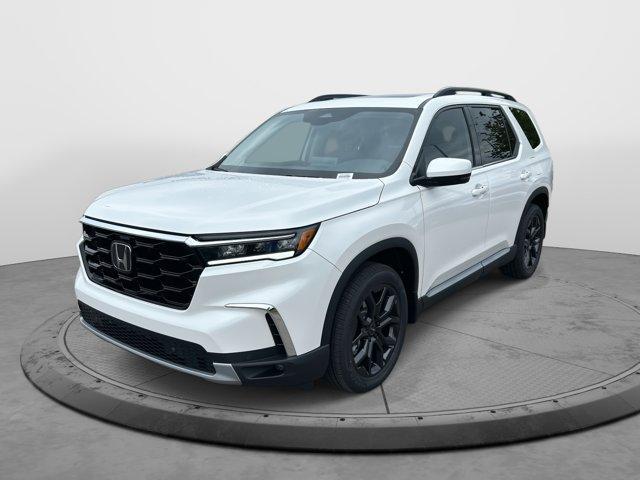 new 2025 Honda Pilot car, priced at $49,718