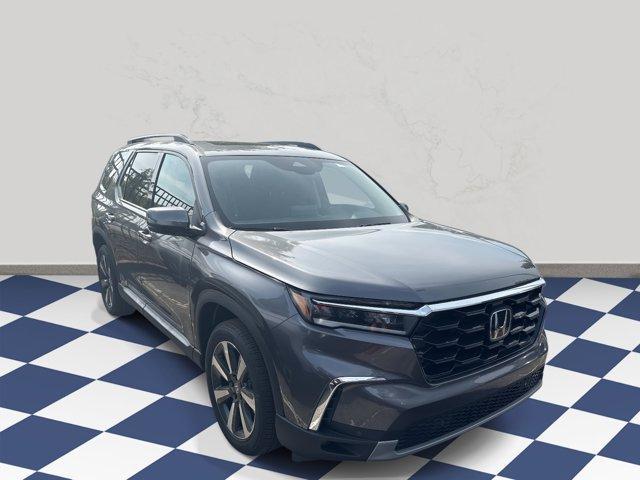 used 2025 Honda Pilot car, priced at $51,050