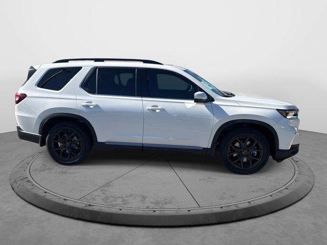 new 2025 Honda Pilot car, priced at $47,232